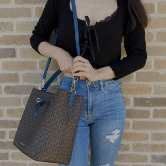 Michael Kors Suri Bucket bag - Picture 4 of 4